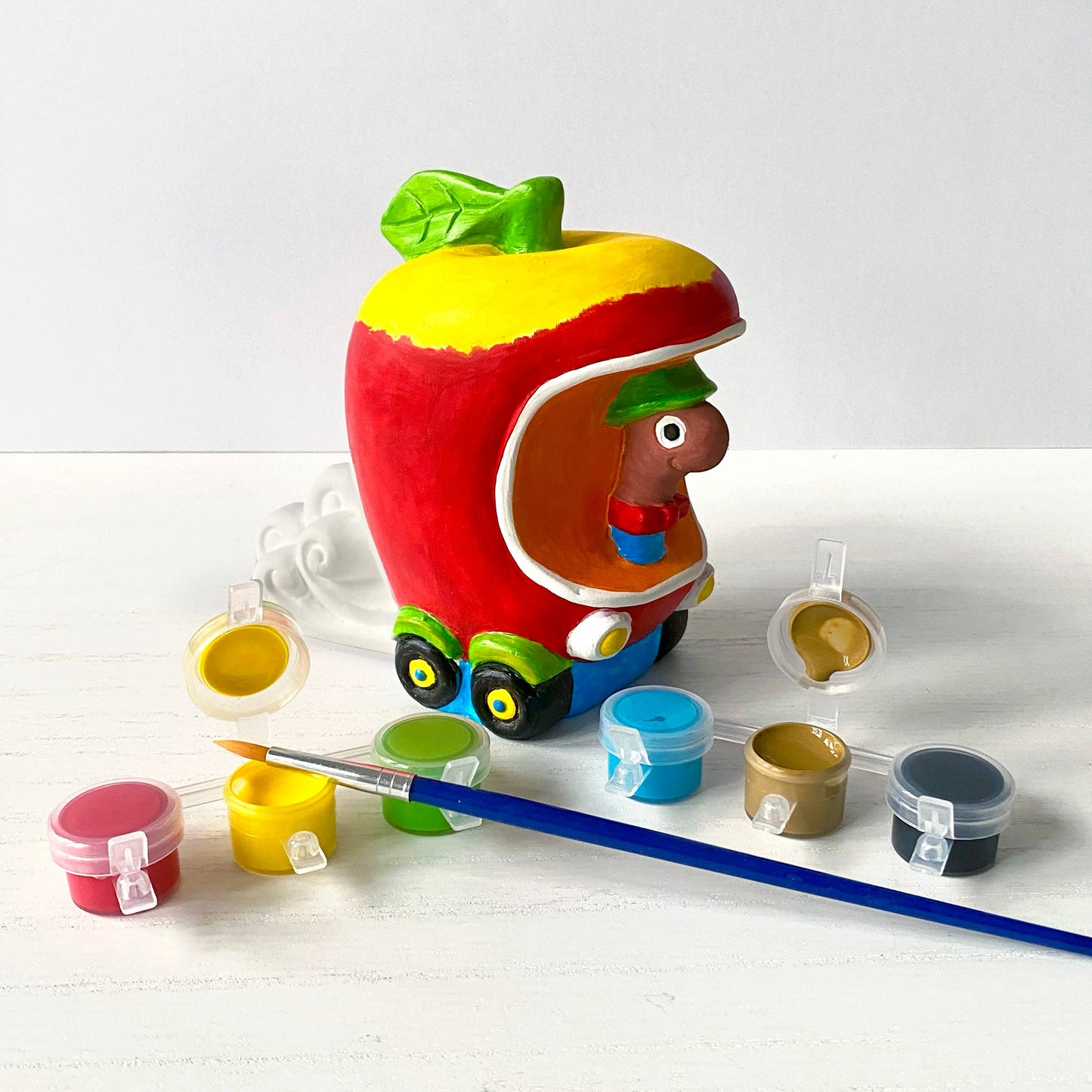 Richard Scarry's Paint an Apple Car