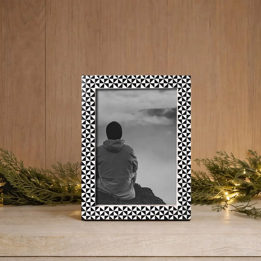 Prism Black & White Picture Frame