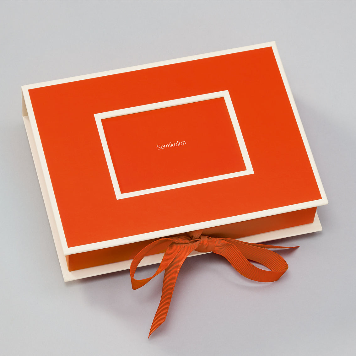 Semikolon Photo Box – Gift Horse