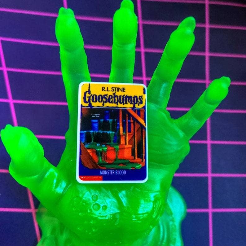 90's Pin