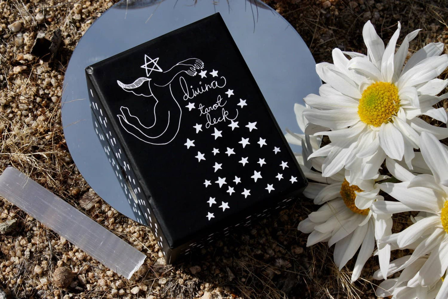 Divina Tarot Deck