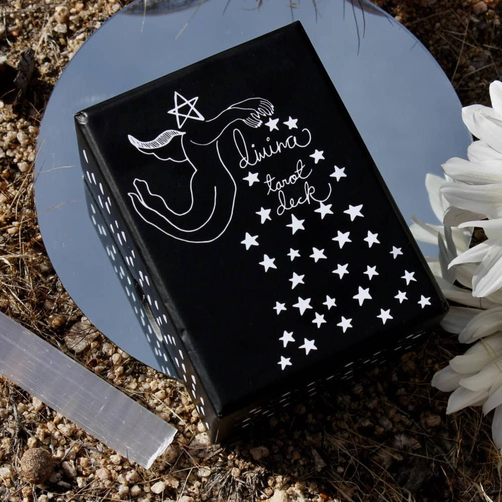 Divina Tarot Deck