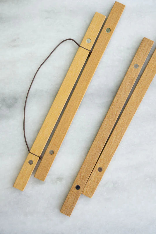 Magnetic Print Frame Hanger 8"