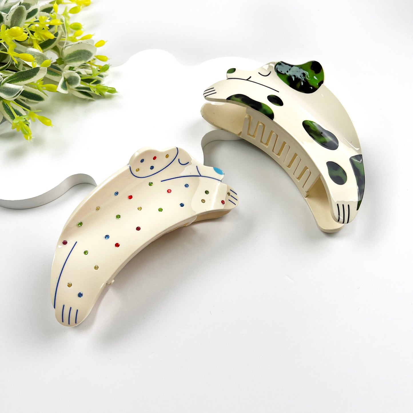 Spotted Puppy Hair Claw