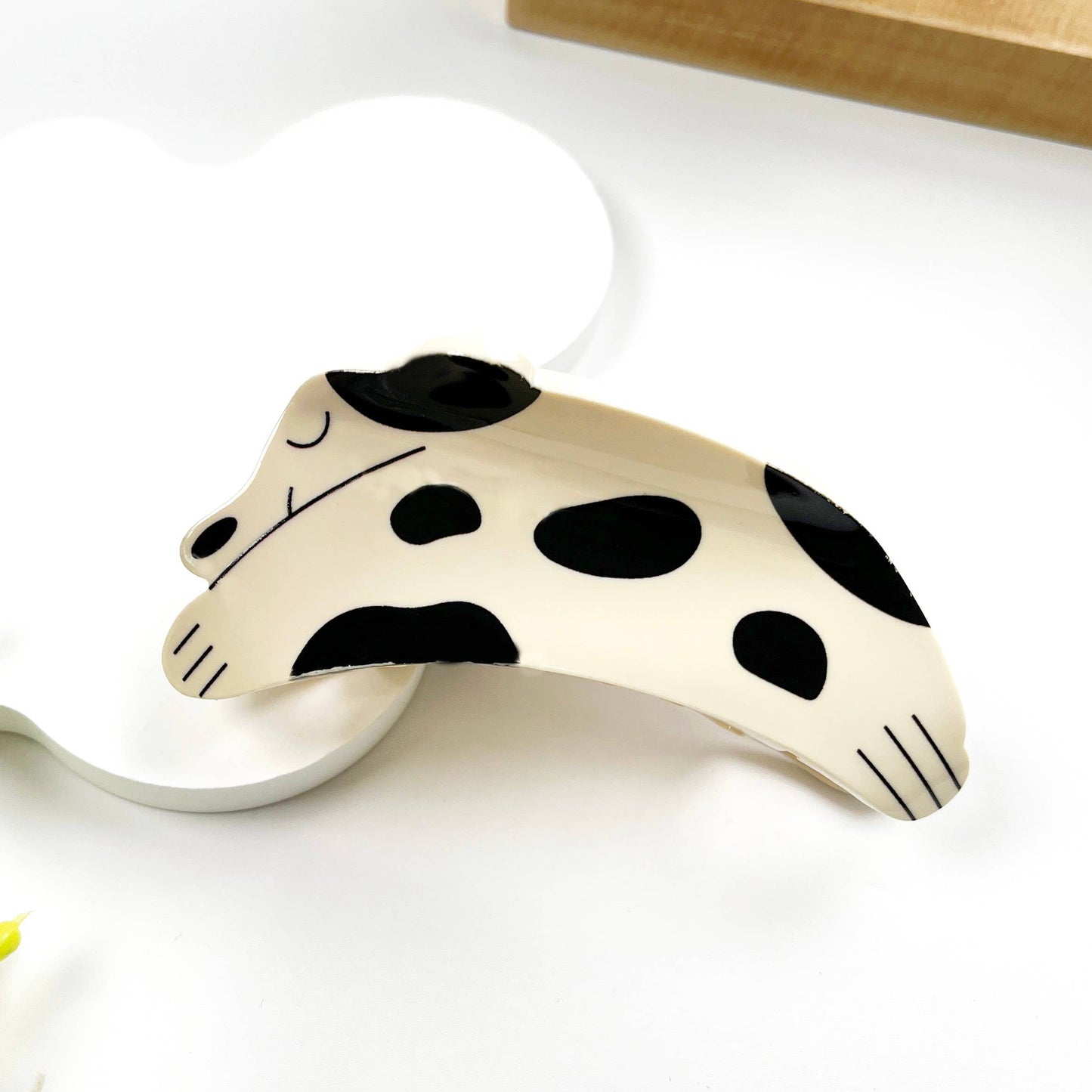 Spotted Puppy Hair Claw