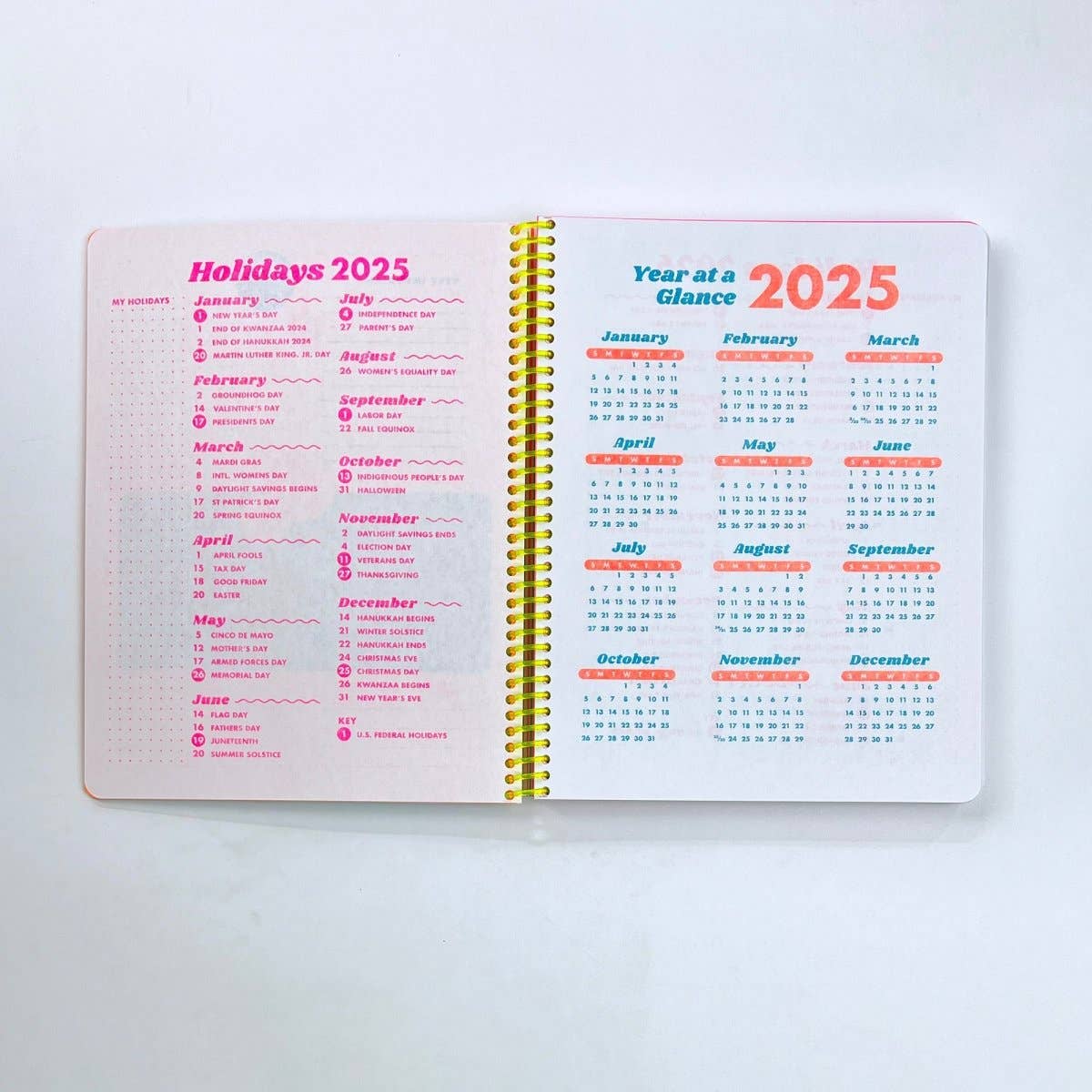 2027 Aura Dated Planner
