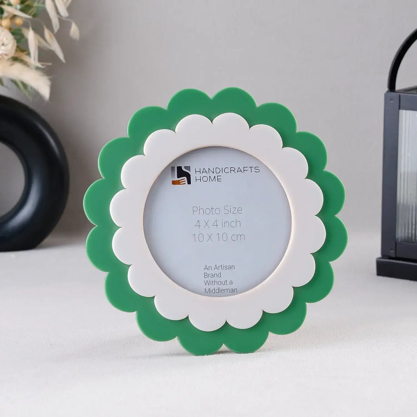 Scalloped Resin Picture Frame