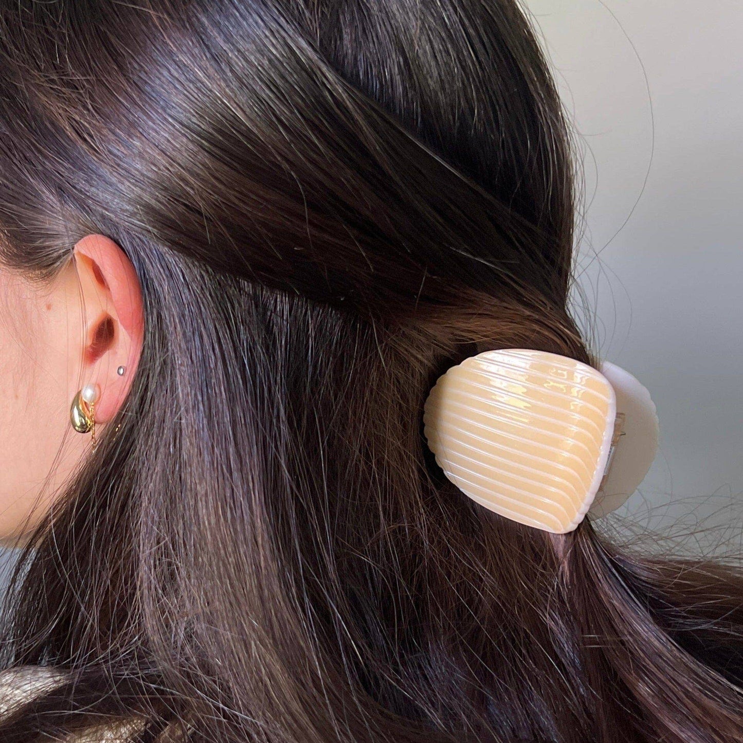 Ruffle Chip Hair Claw