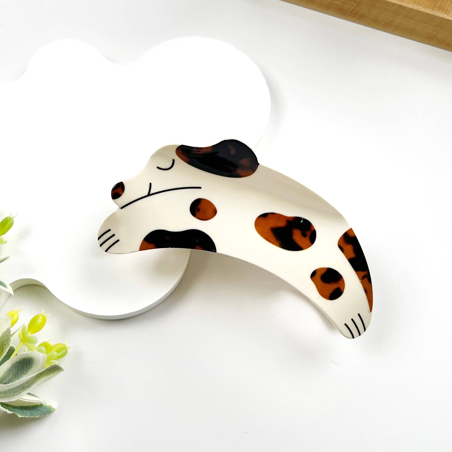 Spotted Puppy Hair Claw