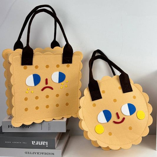 Bisuketto Circle felt structured bag