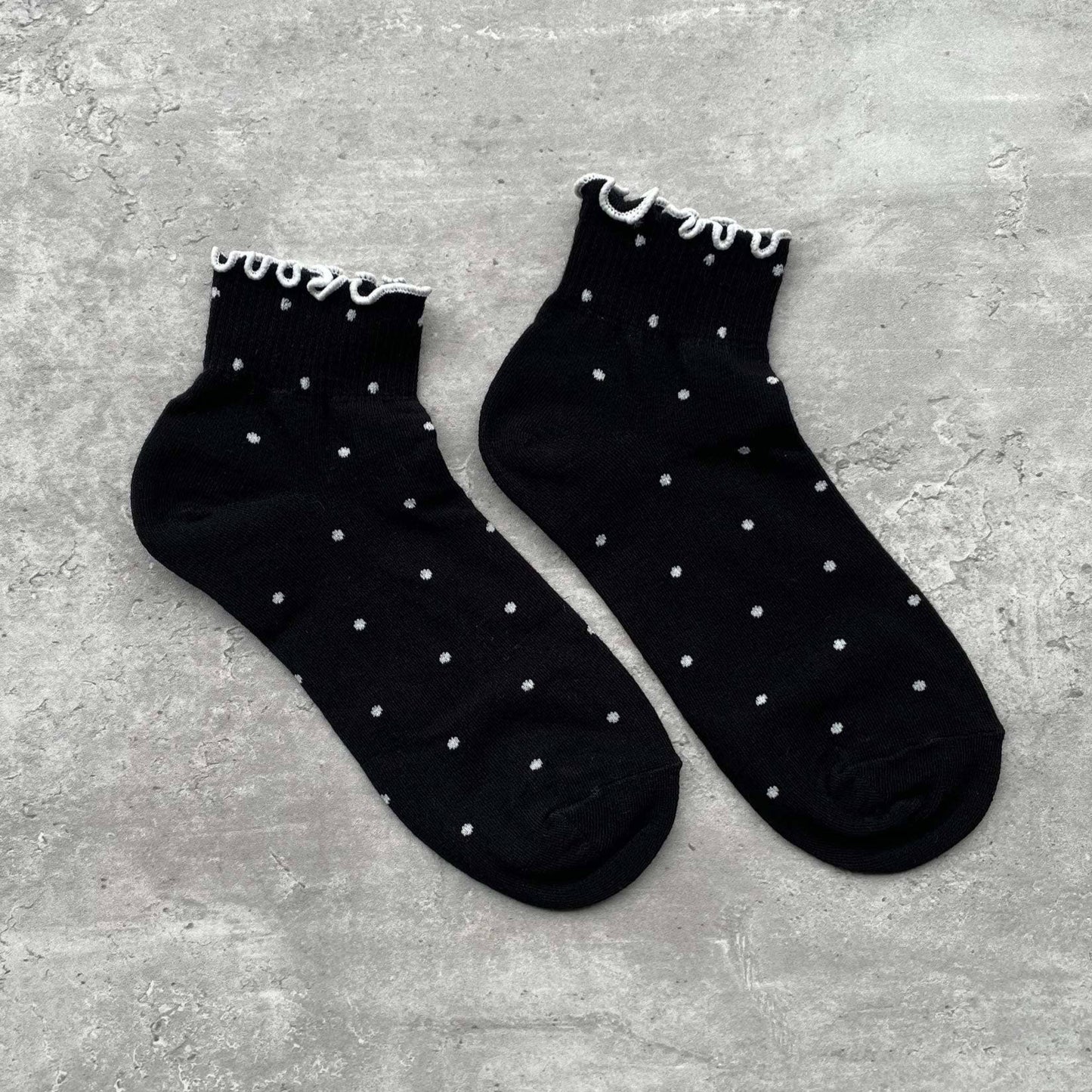 Black Ruffled Ankle Socks