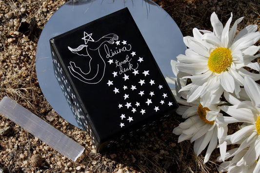 Divina Tarot Deck